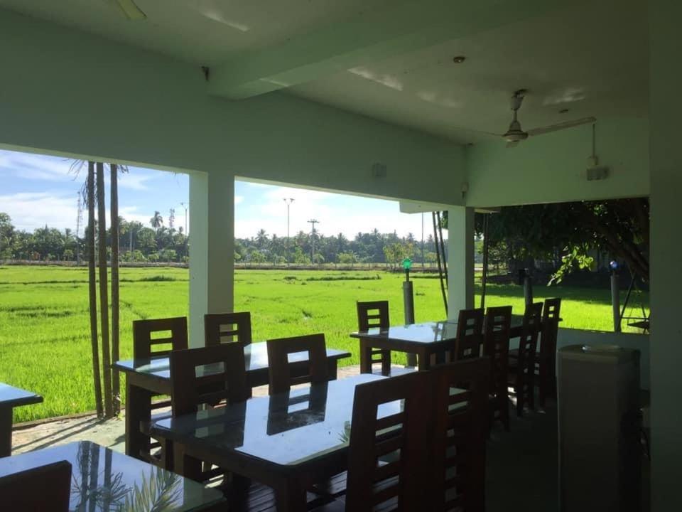 Thisara Guest House Polonnaruwa Exteriör bild