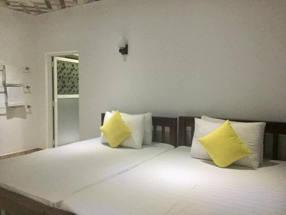 Thisara Guest House Polonnaruwa Exteriör bild