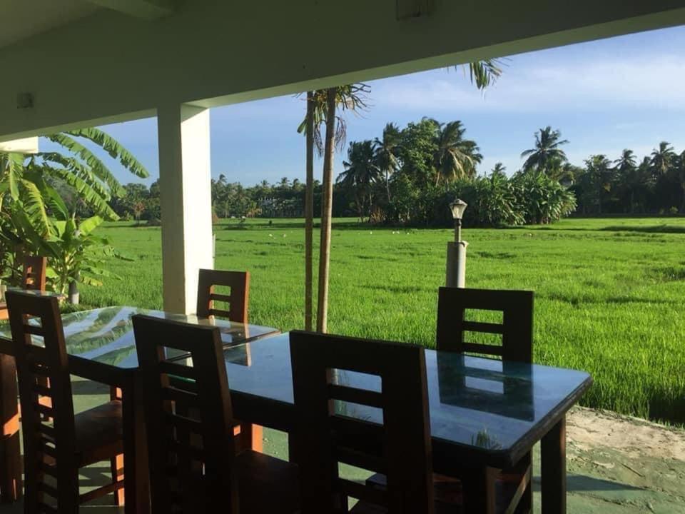 Thisara Guest House Polonnaruwa Exteriör bild