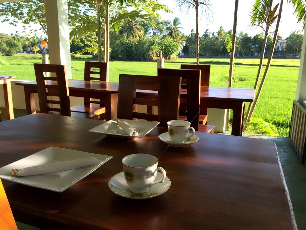 Thisara Guest House Polonnaruwa Exteriör bild