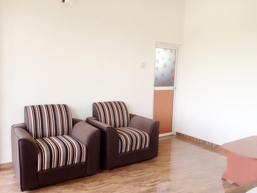 Thisara Guest House Polonnaruwa Exteriör bild