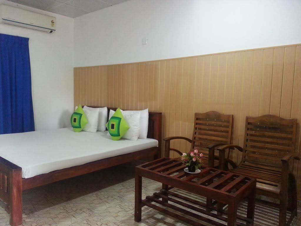 Thisara Guest House Polonnaruwa Exteriör bild