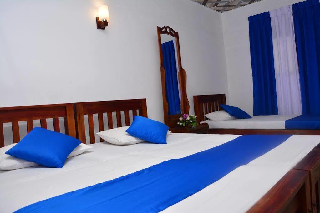Thisara Guest House Polonnaruwa Exteriör bild